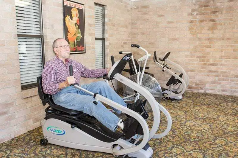 Senior Care in Mishawaka: Compassionate Support for Aging with Dignity
